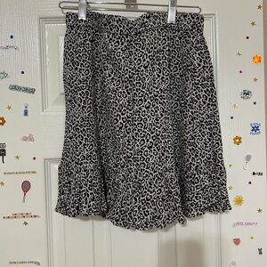 American Eagle Black and White A-Line Ruffled Skirt